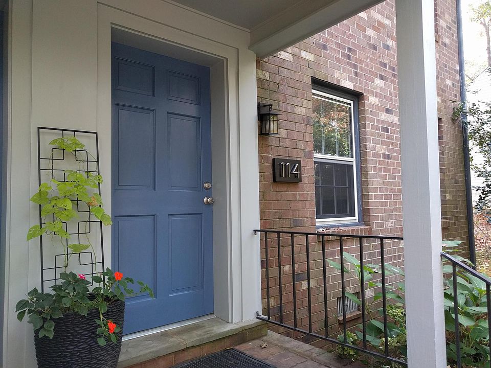 Entrance / Front Door