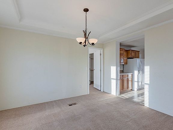 2nd image of 3508 Leslie Ave