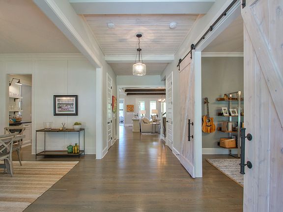 3rd image of 213 Gilchrist South Cir