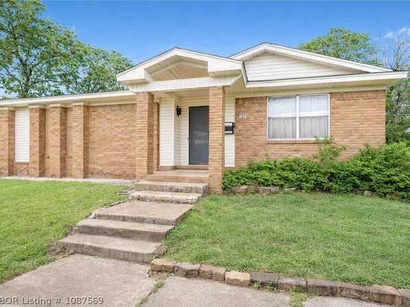 1800 Cardinal Ln, McAlester, OK 74501