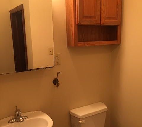 5th image of 527 N Lincoln St