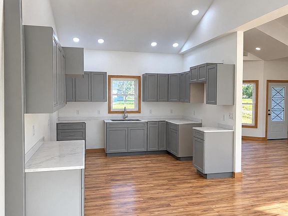3rd image of 491 MILL STREET