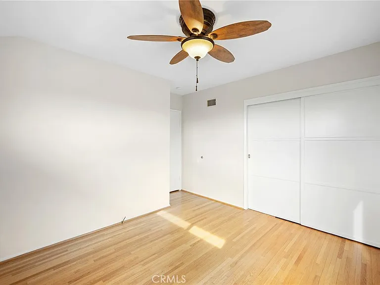 841 Irving — Photo 20