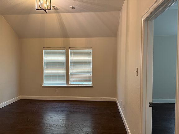 5th image of 771 Bradford St