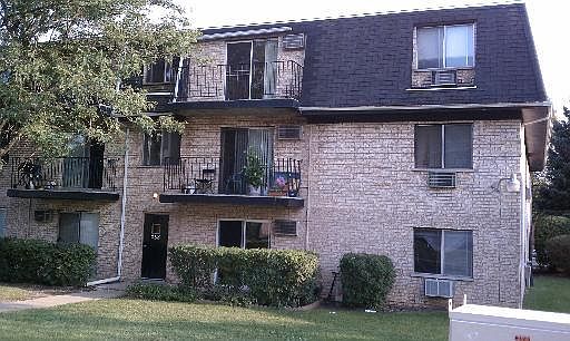 1st image of 252 Shorewood Dr 2c #2C