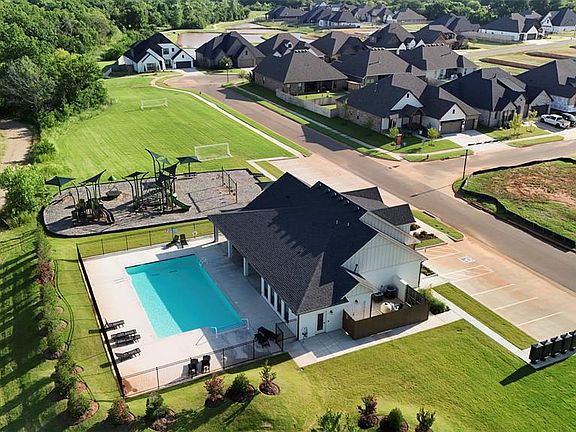 3rd image of 512 Rapids Way