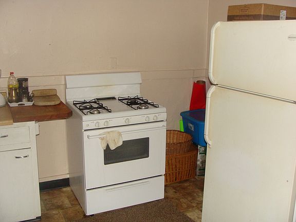 4th image of 119 Josephine St