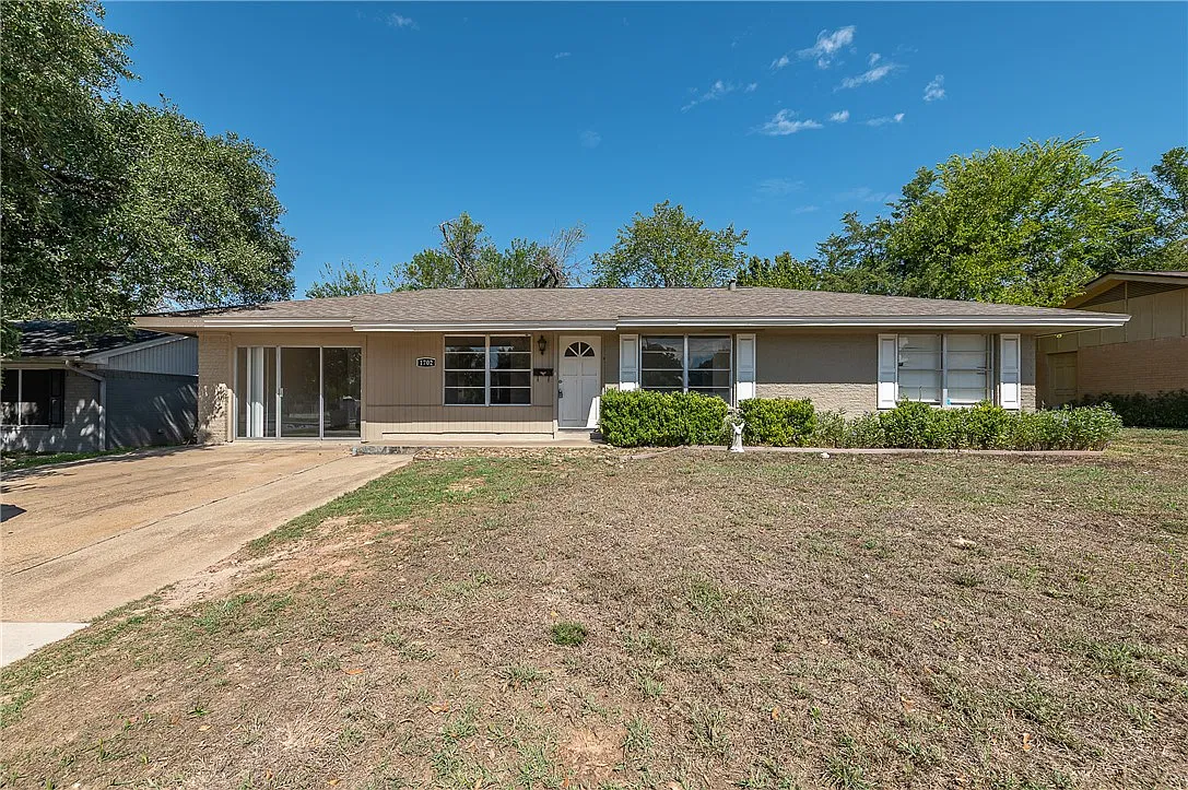 4 bed, 1650 sqft, $1,500 — Photo 1