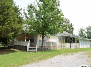 6542 Danville Rd, Hartselle, AL 35640