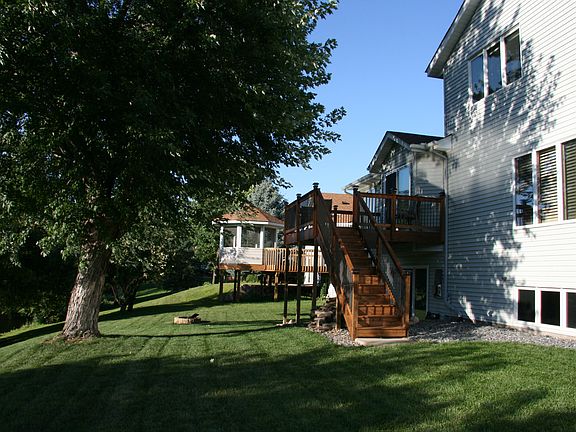 Deck / Backyard