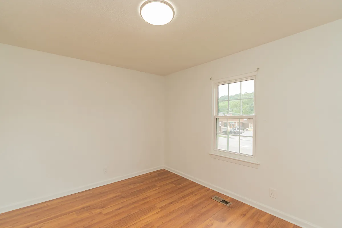 4259 Dayton Blvd — Photo 1