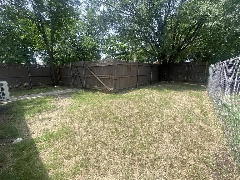 515 E Main St #1/2 — Photo 10