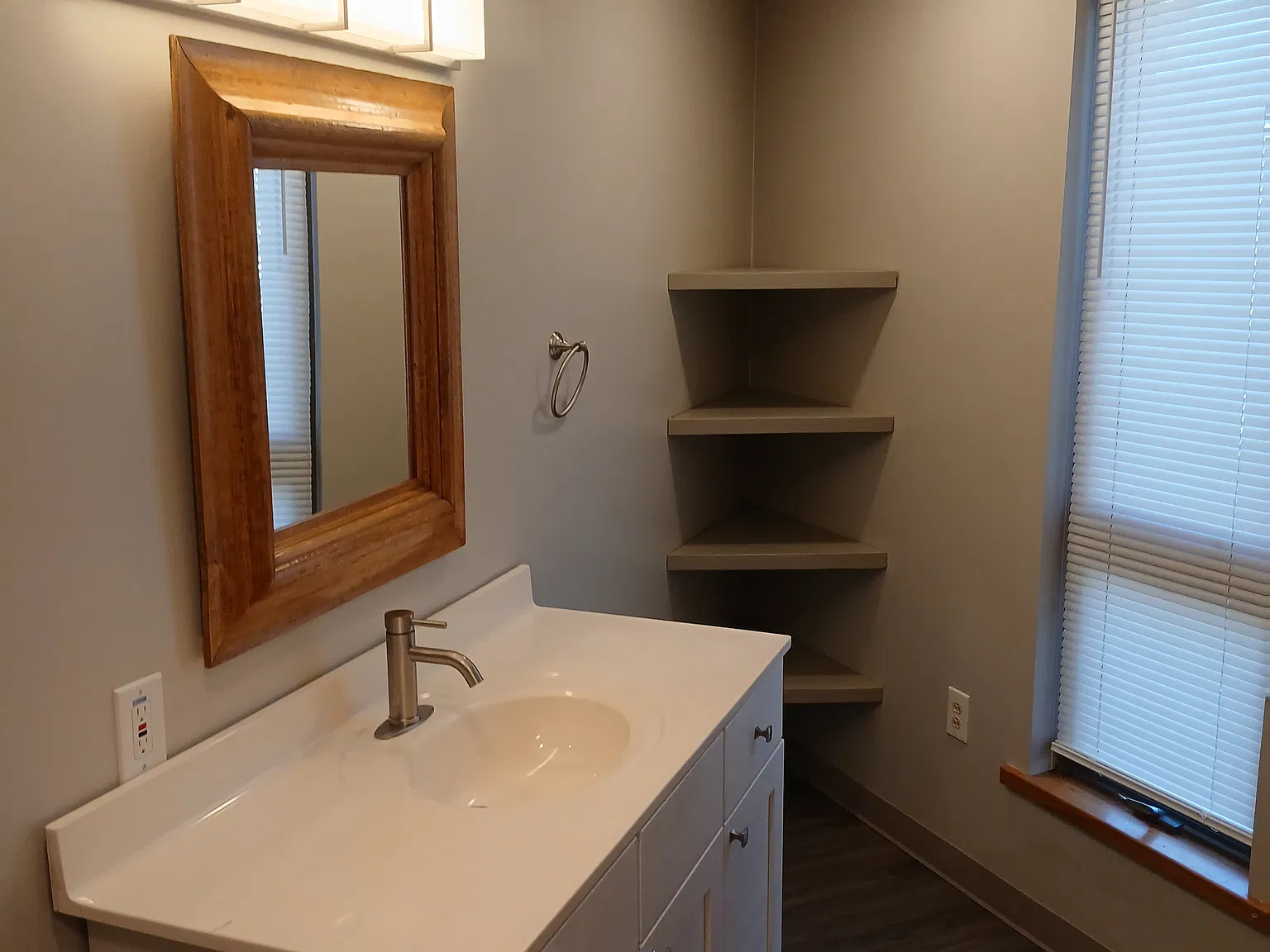 2 bed, 1.5 bath, 1025 sqft, $1,500 — Photo 2