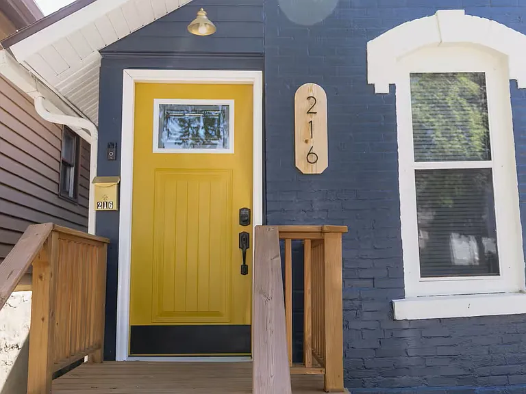 216 Liberty St — Photo 4