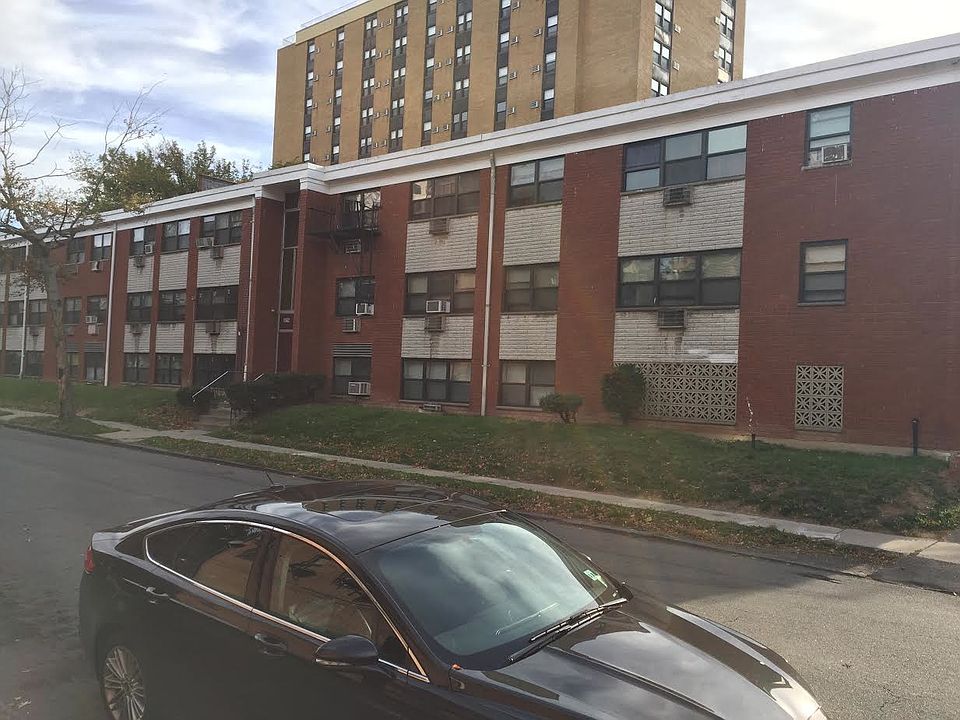 1st image of 275 S Harrison St