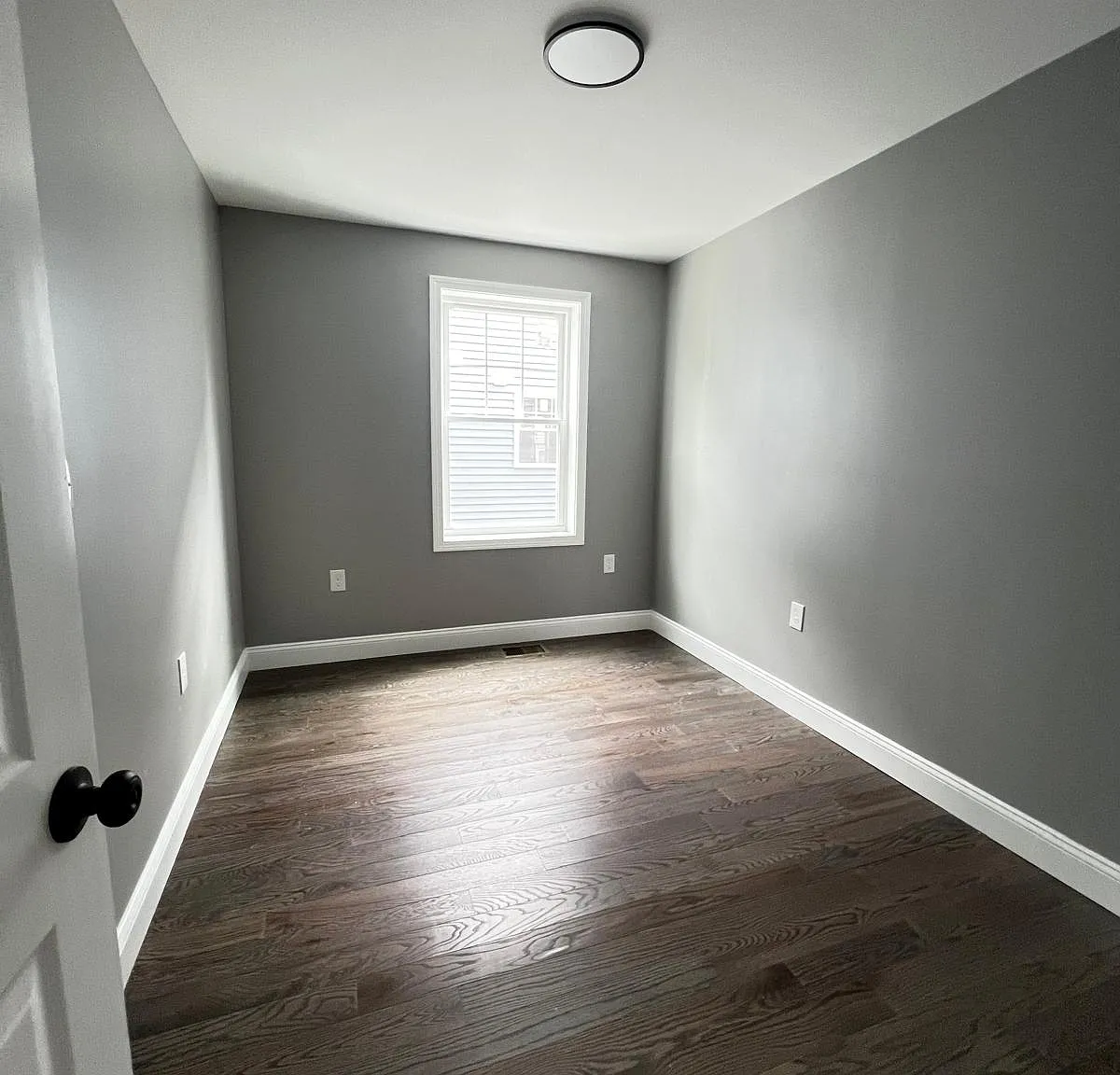 4 bed, $3,000 — Photo 2
