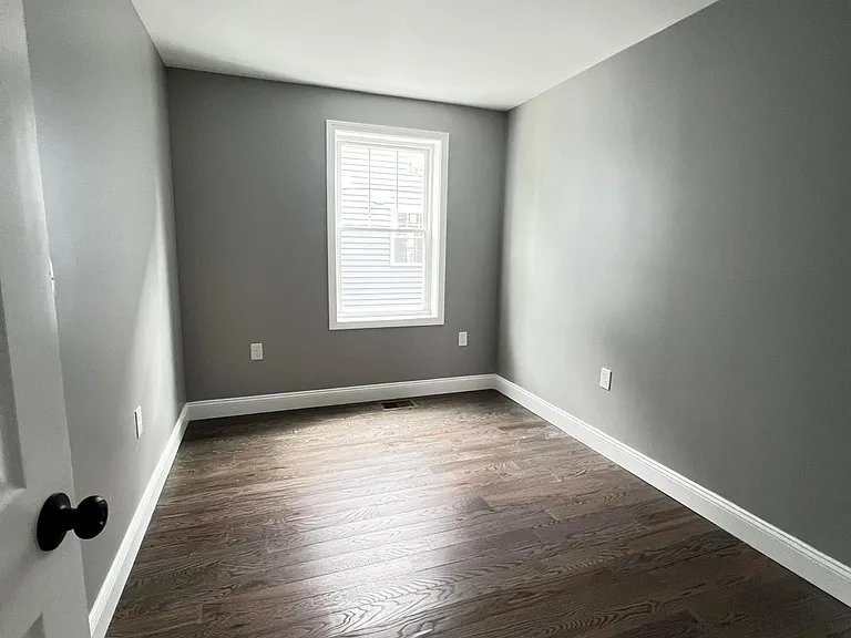 731 Potters Ave #2 — Photo 2