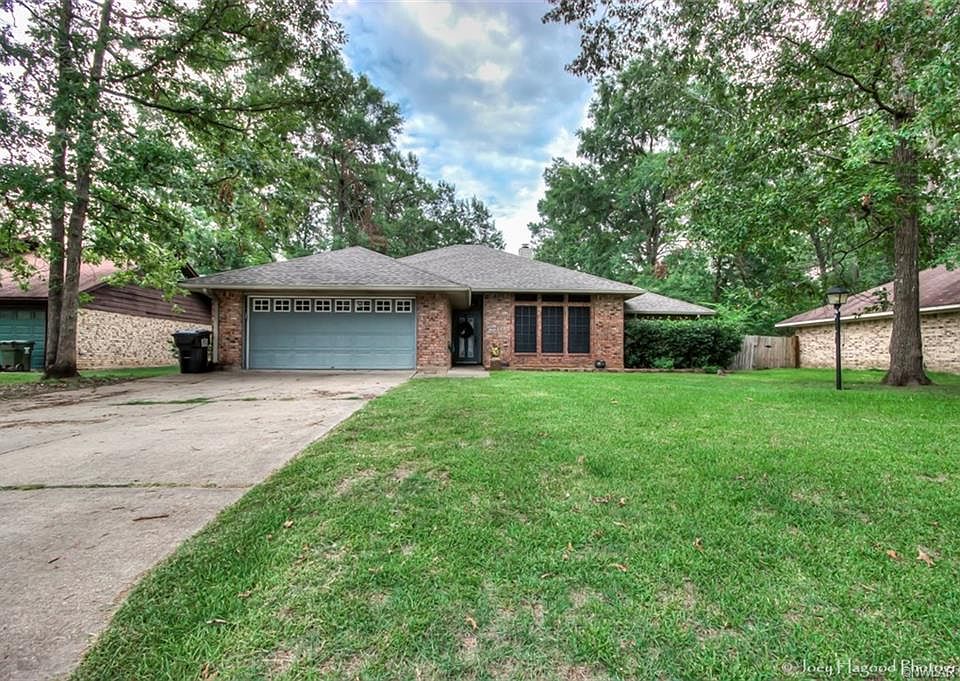 1st image of 208 Deerwood Ln