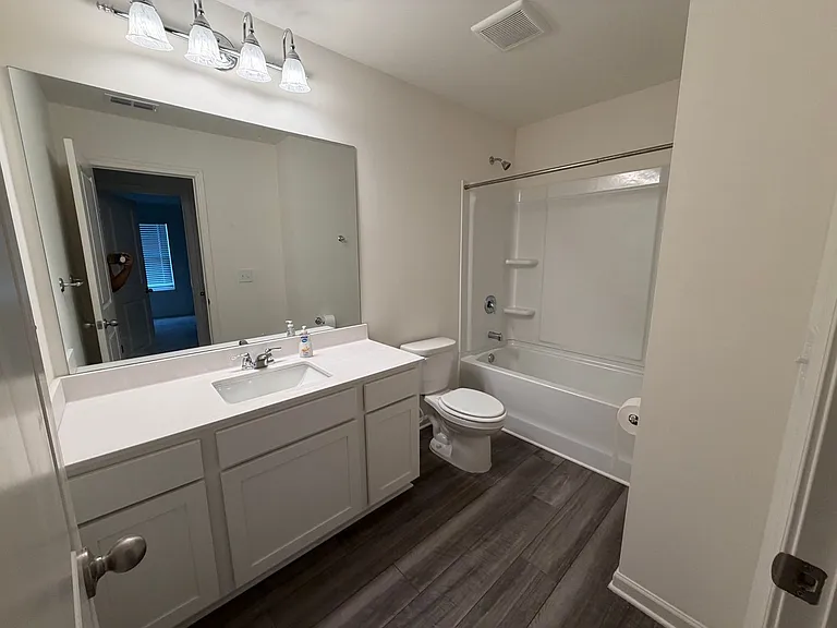 303 Hyde Park — Photo 13