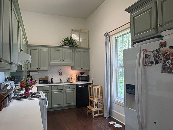 5th image of 615 East Ave
