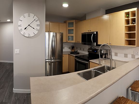 4th image of 3122 Saint Johns St #205