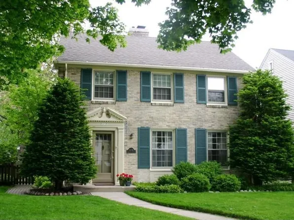 5238 N Shoreland Ave, Whitefish Bay, WI 53217