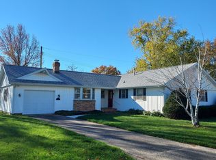 311 Holiday Dr, Tuscola, IL 61953