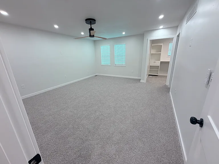 2027 Agnes Ave — Photo 12