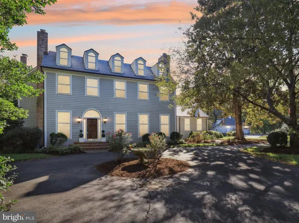 10650 Gunston Rd, Mason Neck, VA 22079