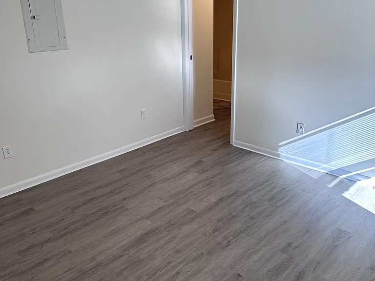 23 Elizabeth St #2 — Photo 3