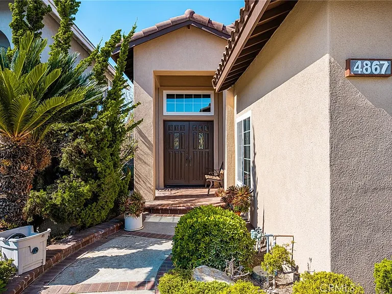 4867 Tremezzo Dr — Photo 3