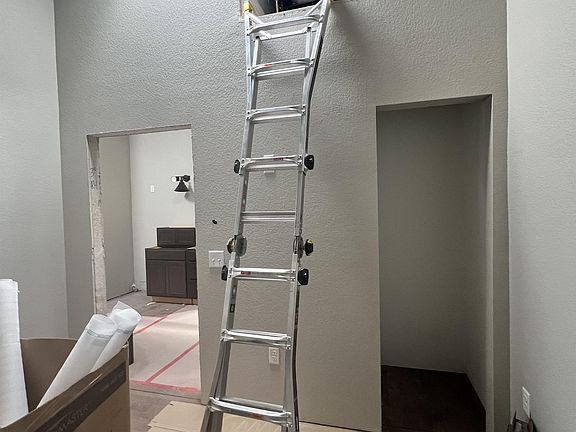 3rd image of 519.5 Main St #5