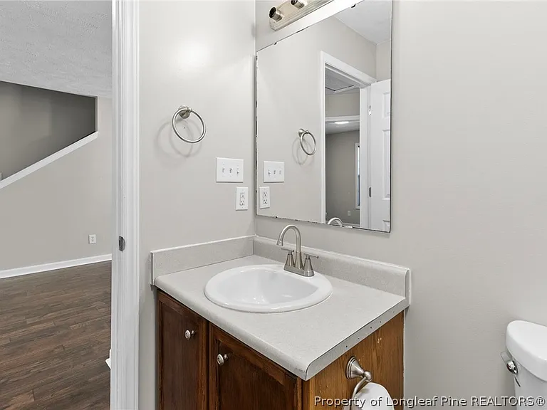 124 Hosta Dr — Photo 16
