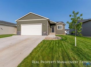 5316 S Eastwind Ave, Sioux Falls, SD 57108