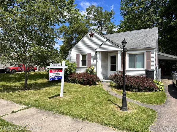 1459 Connell St, Burton, MI 48529