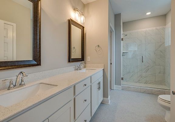 4th image of 900 Vintage Green Ln #204