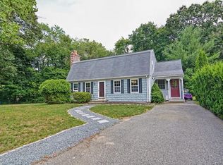 4 Knollcrest Cir, Attleboro, MA 02703