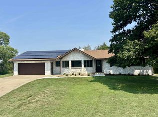 1625 Meadow Ln, Clay Center, KS 67432