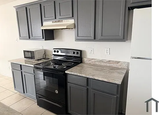 3 bed, 1340 sqft, $1,600 — Photo 2
