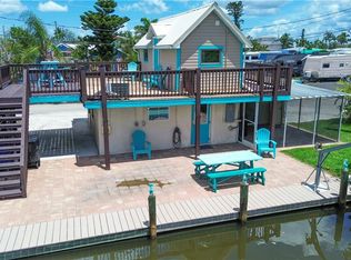 2595 Pine St, Matlacha, FL 33993