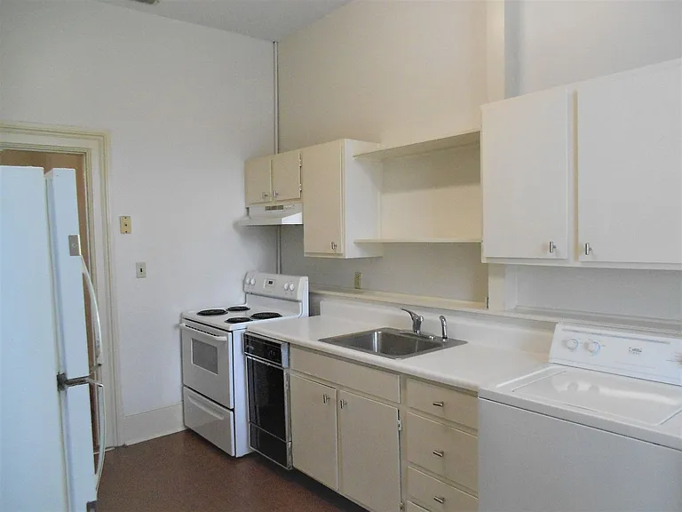 224 E Huntingdon St — Photo 10
