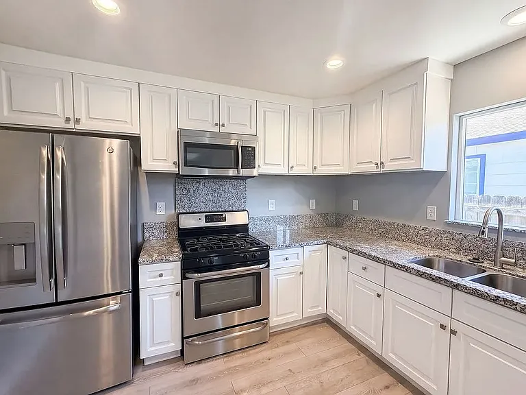 1140 Edmonton Dr — Photo 4