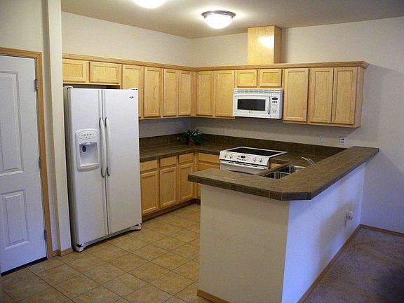 5th image of 973 NE Ingram St Unit 305