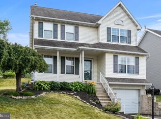 27 Blackberry Dr, Pottstown, PA 19464