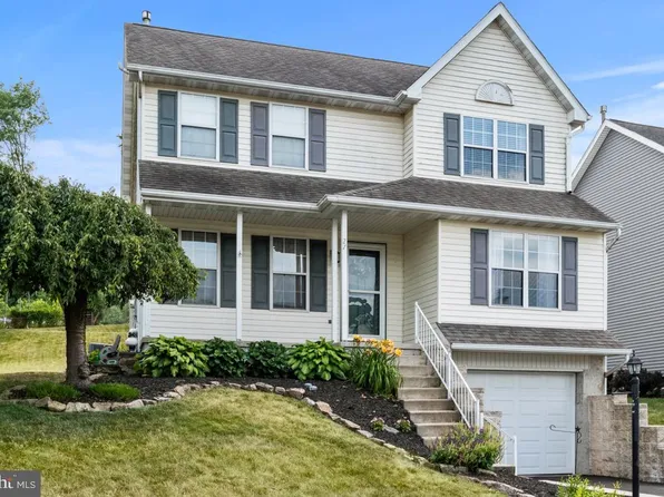 27 Blackberry Dr, Pottstown, PA 19464