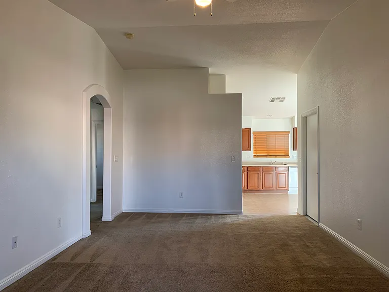 5005 Bayberry Crest St — Photo 2