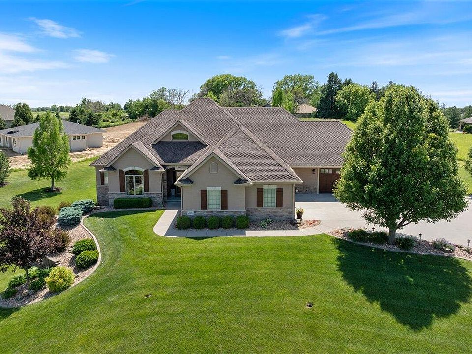 1st image of 23585 Murphy Ln