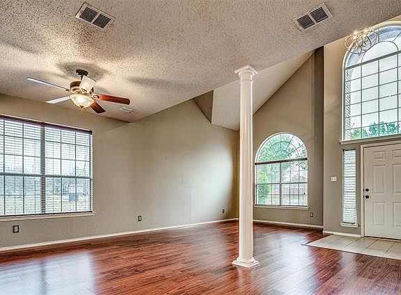5th image of 111 N Alder Dr
