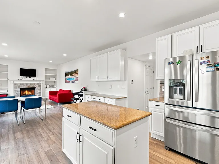 2445 Clayton Cir — Photo 13