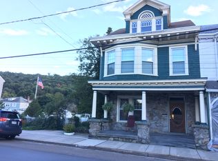 46 E Main St, Tremont, PA 17981